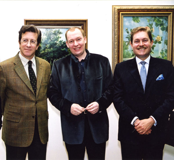 Посол и атташе культуры Испании на выставке М. Сатарова, 2002 г.
